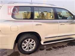 تۆیۆتا لاند کروزەر